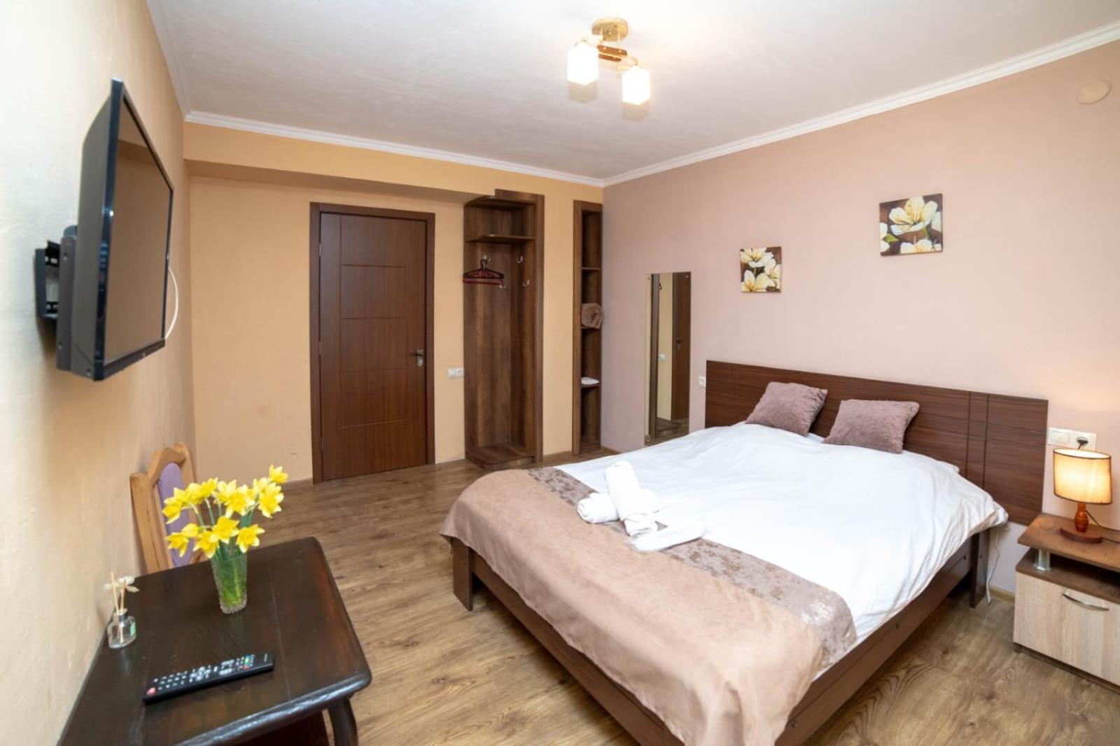 Guest House Kavkasioni 33 Телави Екстериор снимка