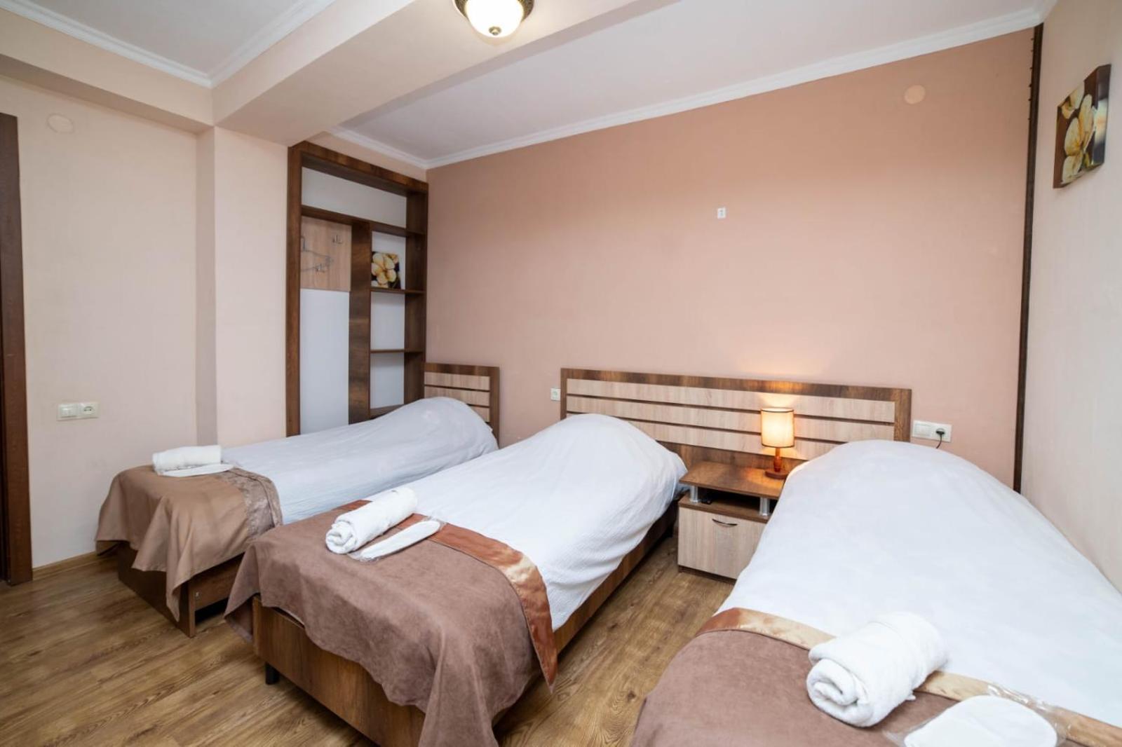Guest House Kavkasioni 33 Телави Екстериор снимка