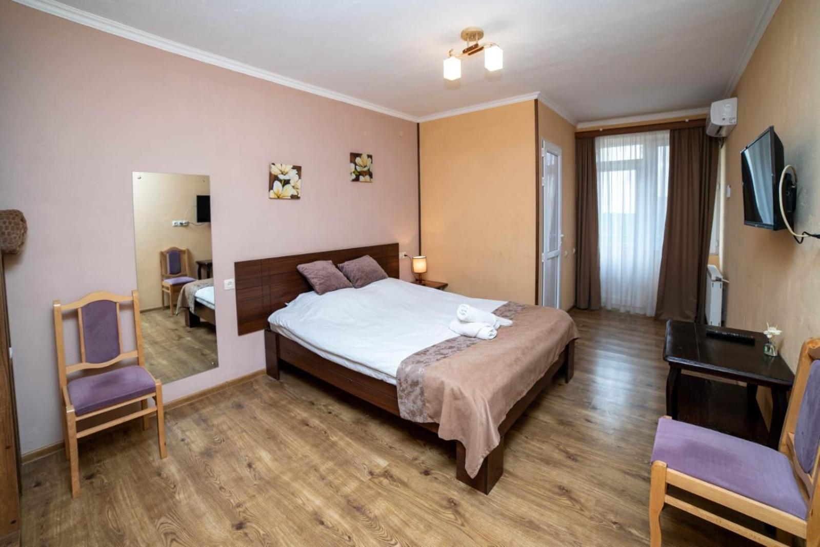 Guest House Kavkasioni 33 Телави Екстериор снимка