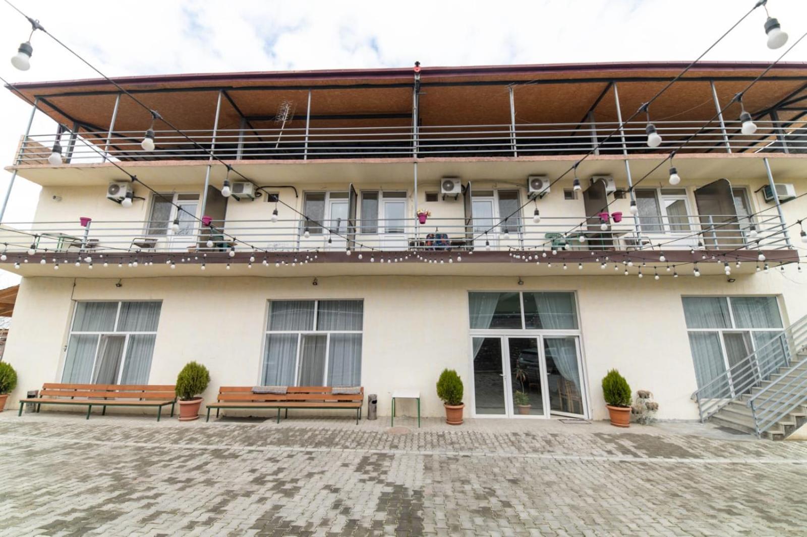 Guest House Kavkasioni 33 Телави Екстериор снимка