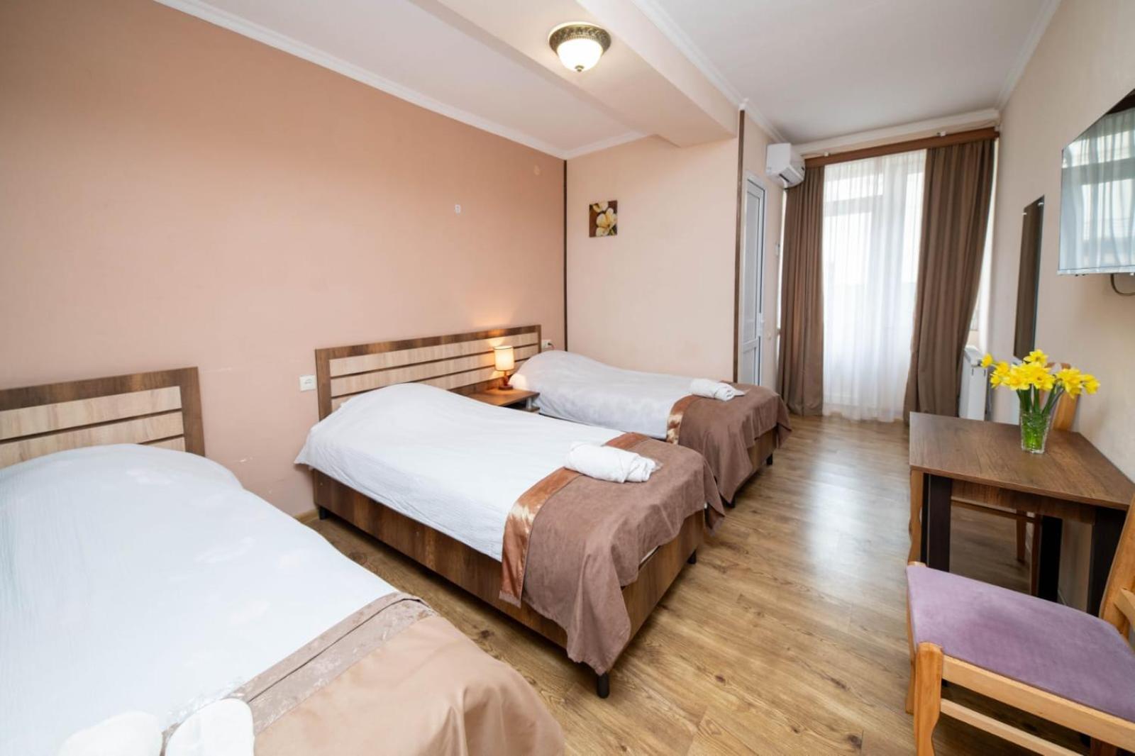 Guest House Kavkasioni 33 Телави Екстериор снимка