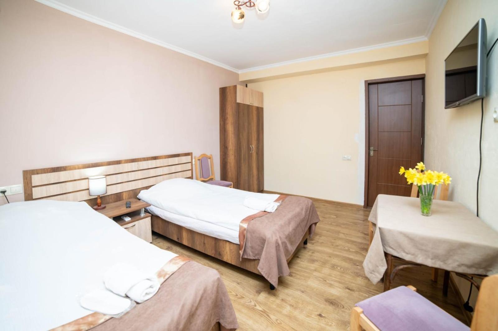 Guest House Kavkasioni 33 Телави Екстериор снимка